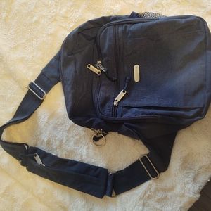 Baggallini messenger bag Navy